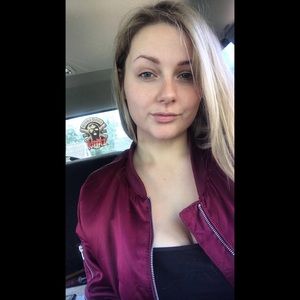 Meet your Posher, Kayley